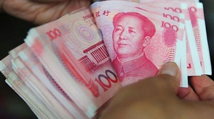 Çində dollar "xəbərdarlıq ilə" bahalaşıb 