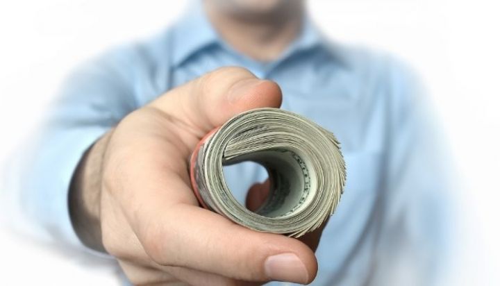 Problemli kreditlər azalmaqda davam edir