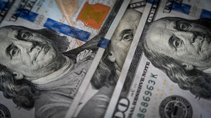 "Fitch": Azərbaycanın dövlət borcu investisiya dərəcəli suverenlər arasında ən aşağı göstəricilərdən biridir