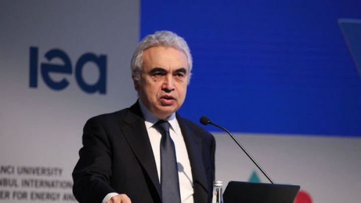 "Rusiyaya neft sanksiyaları böyük istehsal böhranı yaradacaq"