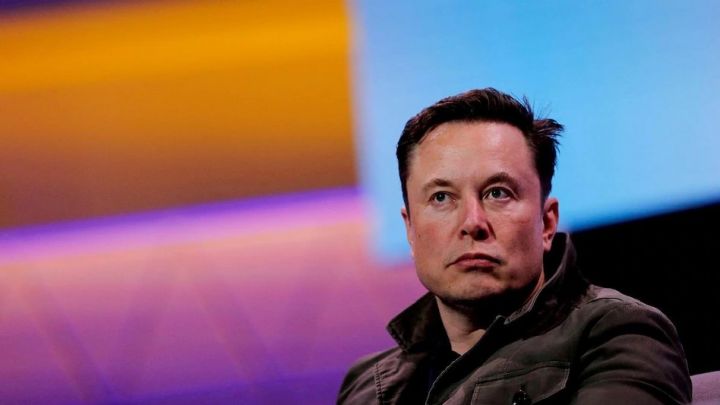 Elon Musk FED-i təcili olaraq faiz dərəcələrini azaltmağa çağırır