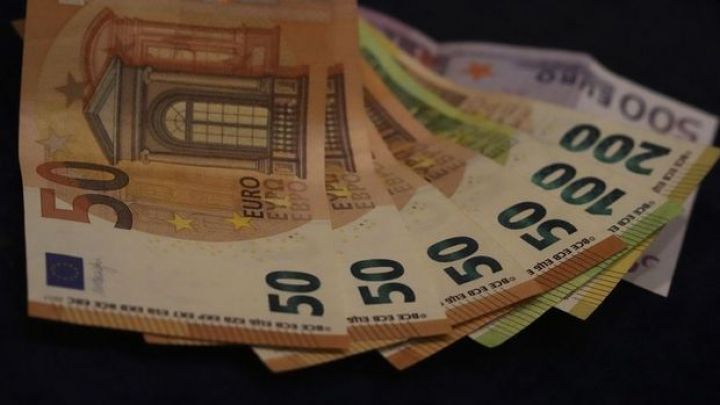 Avro son 20 ilin ən aşağı səviyyəsinə düşdü