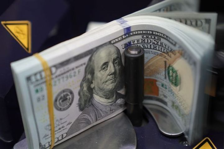 Dövlət Neft Fondunun dollar satışı artıb