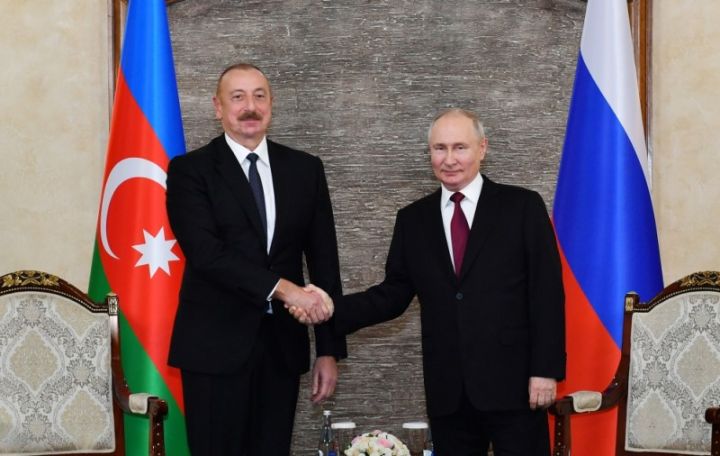 Əliyevin  və Putin görüşü - "Həssas məsələlər üzrə danışaq"