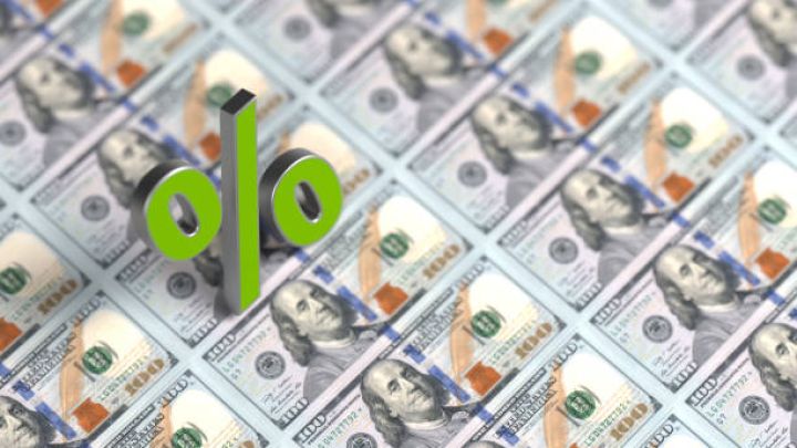 Dollara illik 8% qazanc təklif olunur