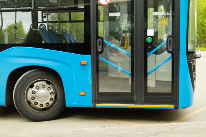105 nömrəli marşrut “Bus Service”, 216 nömrəli marşrut isə “General Auto Company” şirkətinə verildi