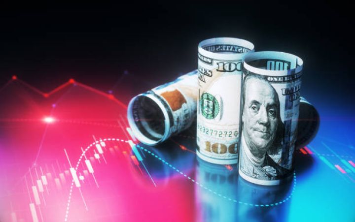 OPEC+ iclası öncəsi neft ucuzlaşır