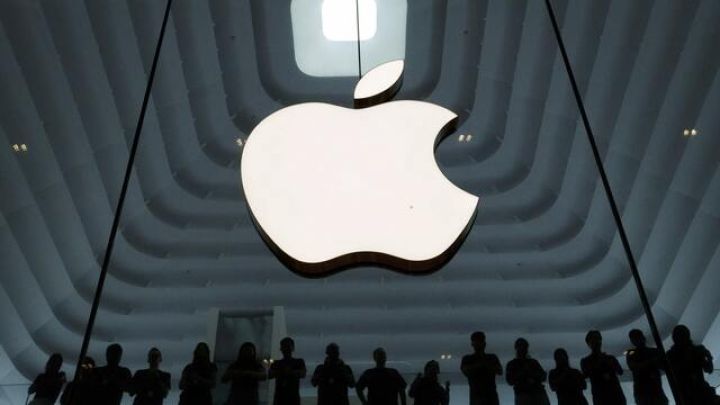 Apple-ın bazar dəyəri ilk dəfə 4 trilyon dolları ötdü