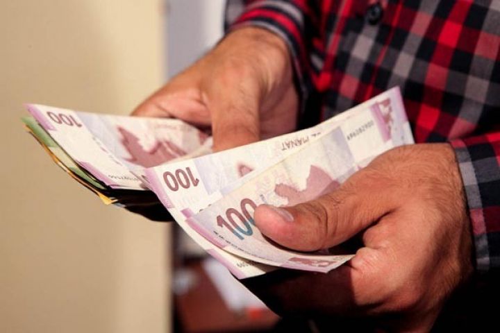 Gömrük işçilərinin maaşları artırıldı