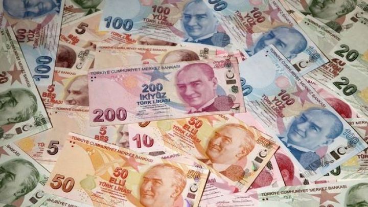 Dollar/TL-də azalma 1%-i keçdi