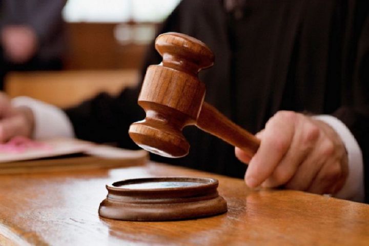 İşlədiyi bankın pulunu mənimsədiyi bildirilən filial müdirinin işi məhkəmədə