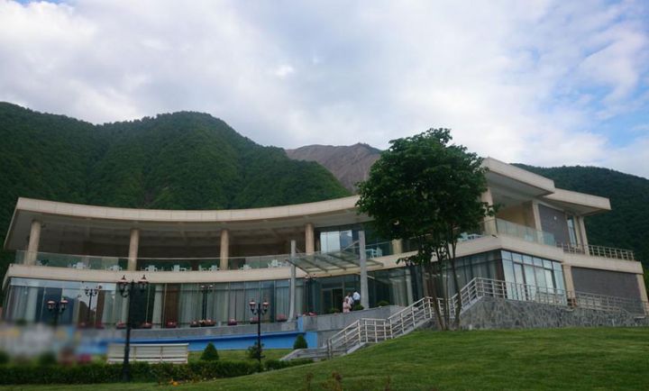İcra hakimiyyəti otel kompleksinin istismarına icazə verib - OTELİN SAHİBİNİN BABASI AÇIQLAMA VERDİ