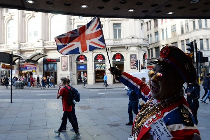 Moody's Böyük Britaniyanın reytinq proqnozunu aşağı salıb