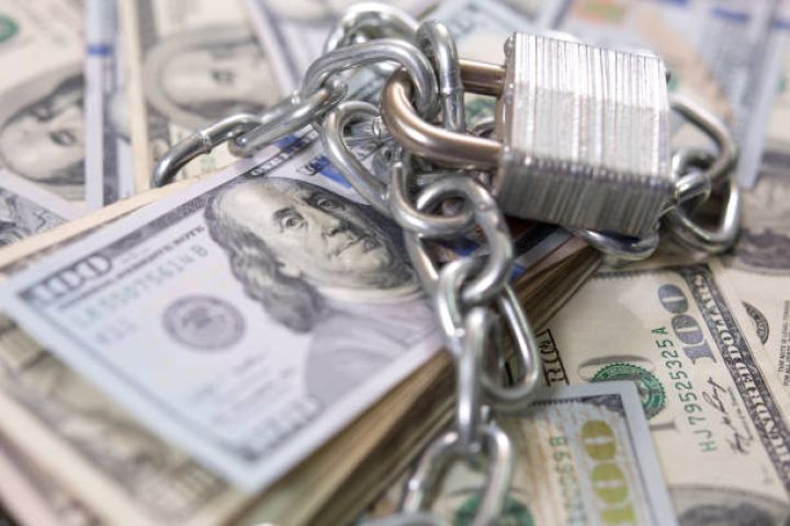Dolların sabah üçün rəsmi məzənnəsi müəyyən edilib