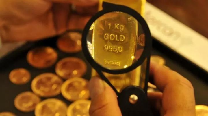 Qızılın qiyməti 3000 dollardan aşağı düşüb